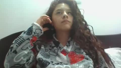 velvet_moon_v online show from 18, 4, 2026