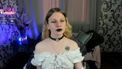 velvet_peach_ online show from 17, 10, 2025