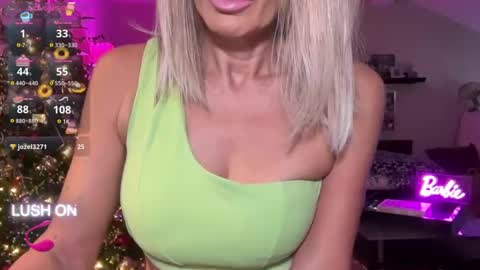 Snapshot of velvetbarbie chatting on 26, 12, 2024 VelvetBarbie online show from 26, 12, 2024