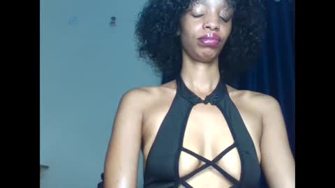 velvetbrownn online show from 15, 4, 2026