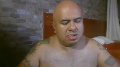 Snapshot of velvetlux9 chatting on 17, 5, 2026 velvetlux9 online show from 17, 5, 2026