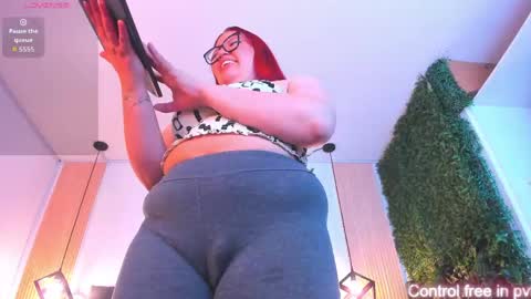 velvetscarlett online show from 17, 4, 2026