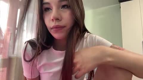 Snapshot of venessasatterwhite chatting on 5, 7, 2026 Milla online show from 5, 7, 2026