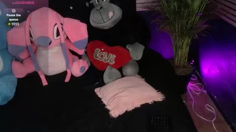 Snapshot of venus_26_ chatting on 12, 11, 2025 eva online show from 12, 11, 2025