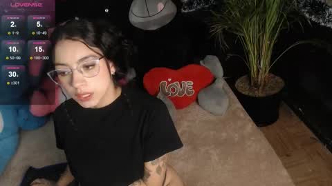 Snapshot of venus_26_ chatting on 21, 12, 2025 eva online show from 21, 12, 2025