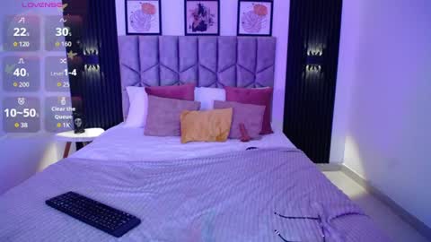 Snapshot of venus_999_ chatting on 18, 6, 2026 venus_999_ online show from 18, 6, 2026