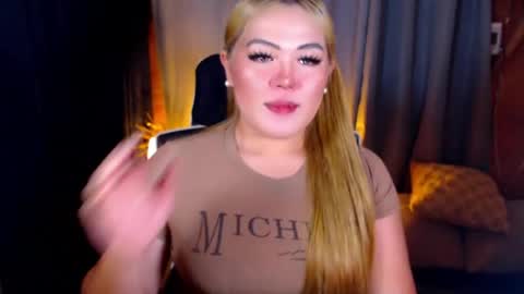 Snapshot of venus_colly chatting on 11, 7, 2026 I am Colly Your mystery girl online show from 11, 7, 2026