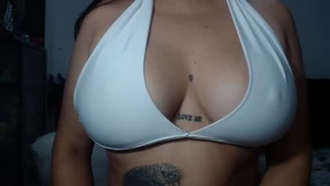 Snapshot of venus_menoza chatting on 2, 3, 2025 venus_menoza online show from 2, 3, 2025