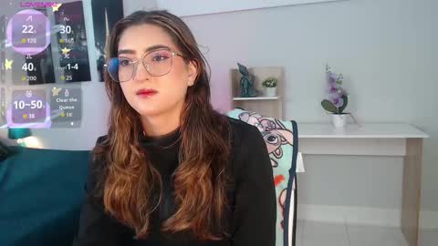 Snapshot of venus_steffen chatting on 23, 9, 2025 Mia online show from 23, 9, 2025