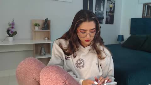 Mia online show from 29, 10, 2025