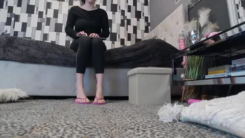 venusinylons online show from 10, 4, 2026