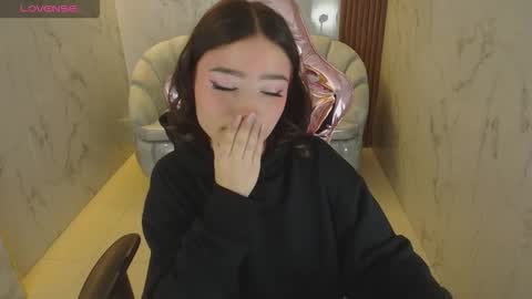 venuss online show from 14, 12, 2025