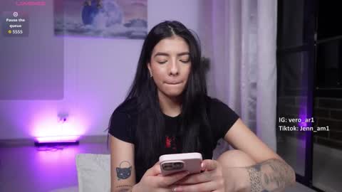 vero_cam online show from 4, 12, 2025