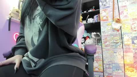     online show from 3, 10, 2025