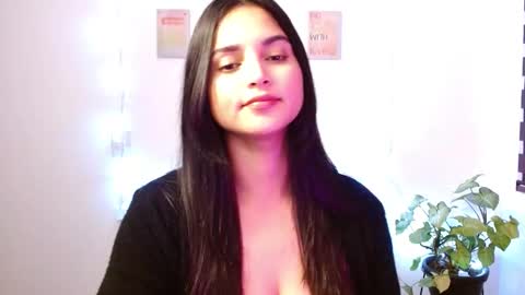 Snapshot of veronicafire2 chatting on 21, 11, 2025 VeronicaFire online show from 21, 11, 2025