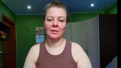 Snapshot of veronikawgold chatting on 8, 6, 2026 VeronikawGold online show from 8, 6, 2026