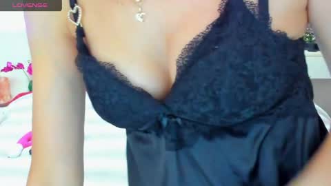 Snapshot of verrasweet4u chatting on 29, 4, 2026 VerraSweet4u online show from 29, 4, 2026