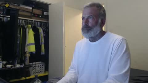 hairy man online show from 31, 1, 2025