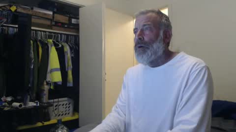 hairy man online show from 1, 2, 2025