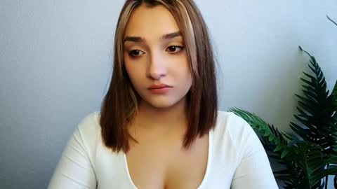 Snapshot of veryveryshygirl chatting on 3, 2, 2026 Ana online show from 3, 2, 2026