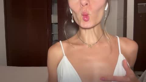 Snapshot of viajemos chatting on 18, 2, 2026 papichulo y mamichula online show from 18, 2, 2026