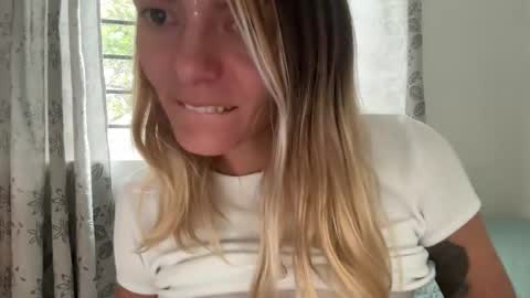 Snapshot of viajemos chatting on 8, 3, 2026 papichulo y mamichula online show from 8, 3, 2026