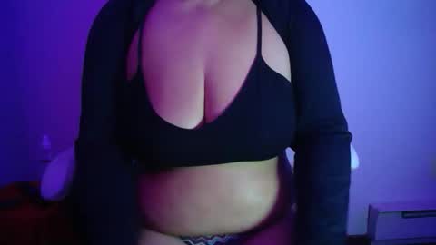 vibe_xxxo online show from 13, 3, 2026