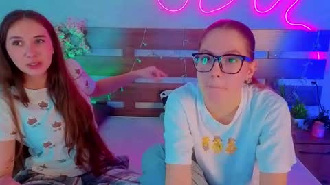 Stacy  Charlotte Lolaon keyboard online show from 15, 12, 2025