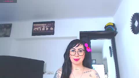 Vicky  online show from 25, 6, 2026