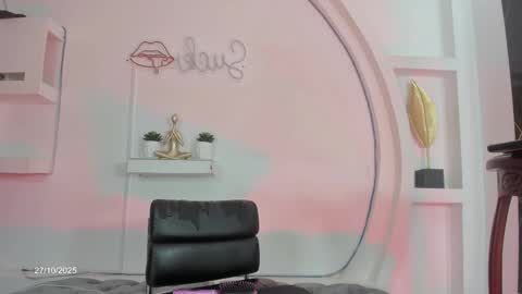 Snapshot of vicky_hottman chatting on 28, 10, 2025 vicky_hottman online show from 28, 10, 2025