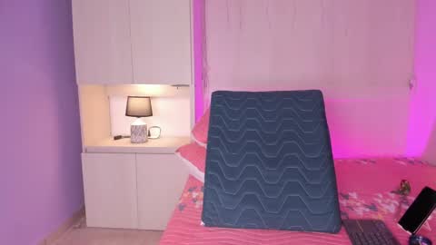 Snapshot of vicky_ruiz chatting on 5, 2, 2025 V I C K Y online show from 5, 2, 2025