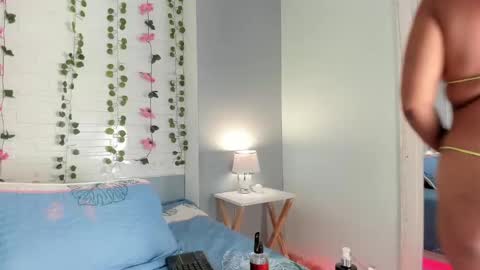 Snapshot of vicky_ruiz chatting on 7, 3, 2025 V I C K Y online show from 7, 3, 2025