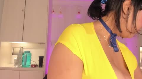 Snapshot of vicky_ruiz chatting on 30, 11, 2025 V I C K Y online show from 30, 11, 2025