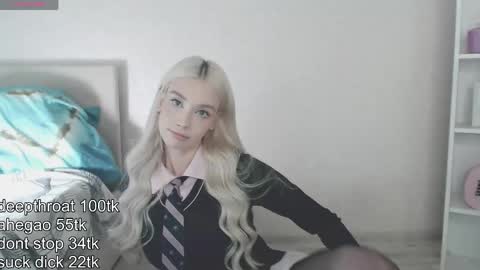 Snapshot of vickyfuckingdoll chatting on 9, 6, 2026 vickyfuckingdoll online show from 9, 6, 2026