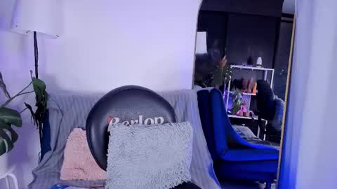 Vicky Greys online show from 15, 10, 2025