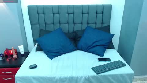 Vicky online show from 8, 2, 2025