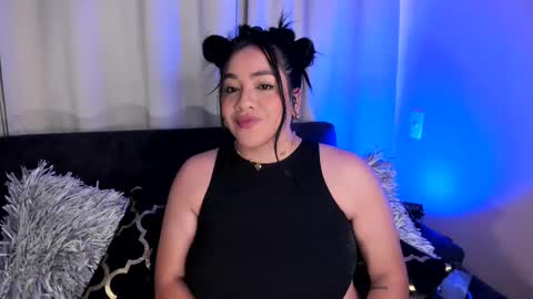 Snapshot of vicserna chatting on 8, 3, 2025 Victoria Serna online show from 8, 3, 2025