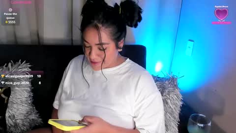 Snapshot of vicserna chatting on 12, 3, 2025 Victoria Serna online show from 12, 3, 2025