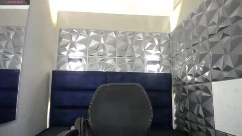 Victoria  online show from 22, 9, 2025