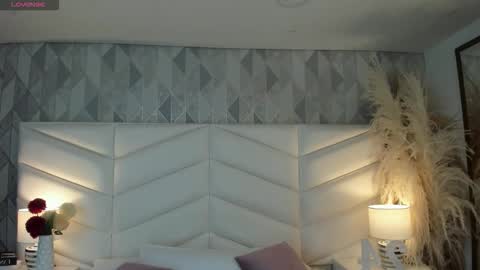 Snapshot of victoria___jonnes chatting on 22, 9, 2025 victoria___jonnes online show from 22, 9, 2025