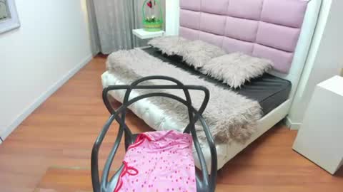 Snapshot of victoria__grey_ chatting on 13, 7, 2026 Victoria grey online show from 13, 7, 2026