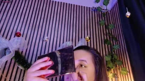 victorira online show from 20, 12, 2025