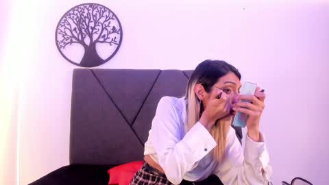 Victoria online show from 5, 11, 2025