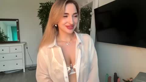 Snapshot of victoria_jess chatting on 27, 6, 2026 Victoria online show from 27, 6, 2026