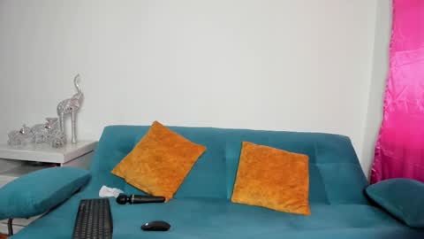 Snapshot of victoria_jhones chatting on 14, 12, 2025 Victoria online show from 14, 12, 2025