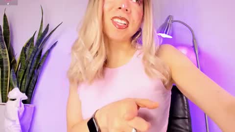 D A N I online show from 27, 10, 2025