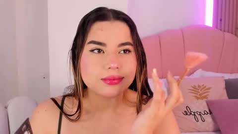 victoria  online show from 3, 12, 2025