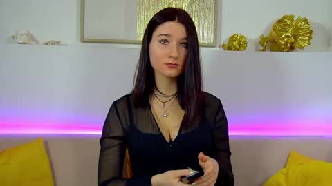 Snapshot of victoriaardern chatting on 20, 11, 2025 Victoria online show from 20, 11, 2025