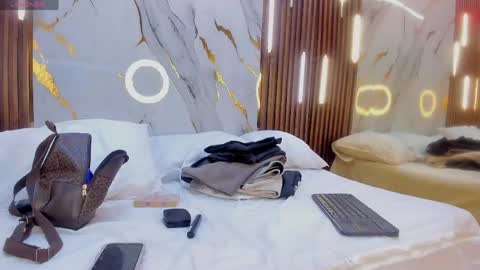 Victoria  online show from 18, 4, 2026