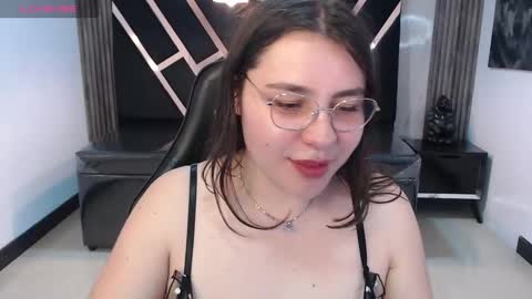 Snapshot of victoriagonzalez_ch chatting on 22, 9, 2025 Victoria Gonzalez online show from 22, 9, 2025